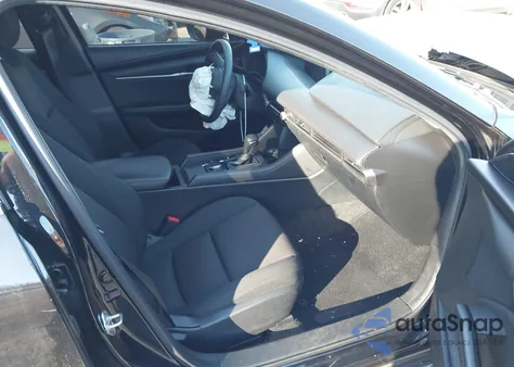 2024 Mazda Mazda3 2.5 S z USA, uszkodzony, nr VIN 3MZBPAAM0RM405312